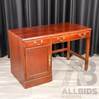 Drexel Heritage Single Pedestal Desk