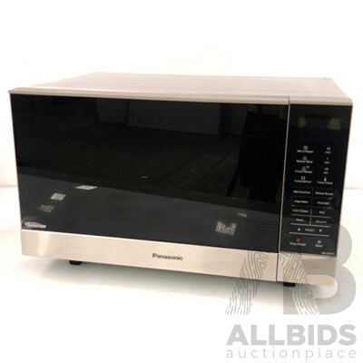 Panasonic NN-SF574S 1000W Inverter Microwave Oven