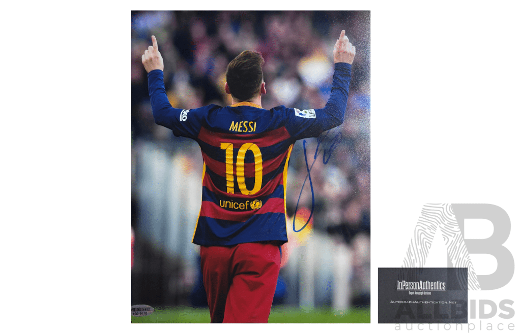 Lionel Messi Signed Barcelona Photograph with COA