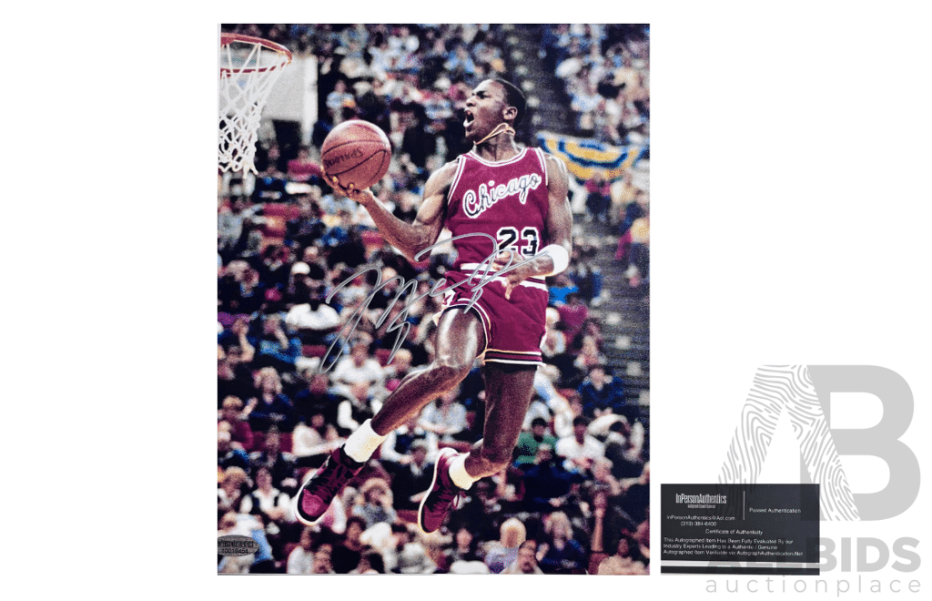 Michael Jordan Signed Chicago Bulls Action Photo with COA