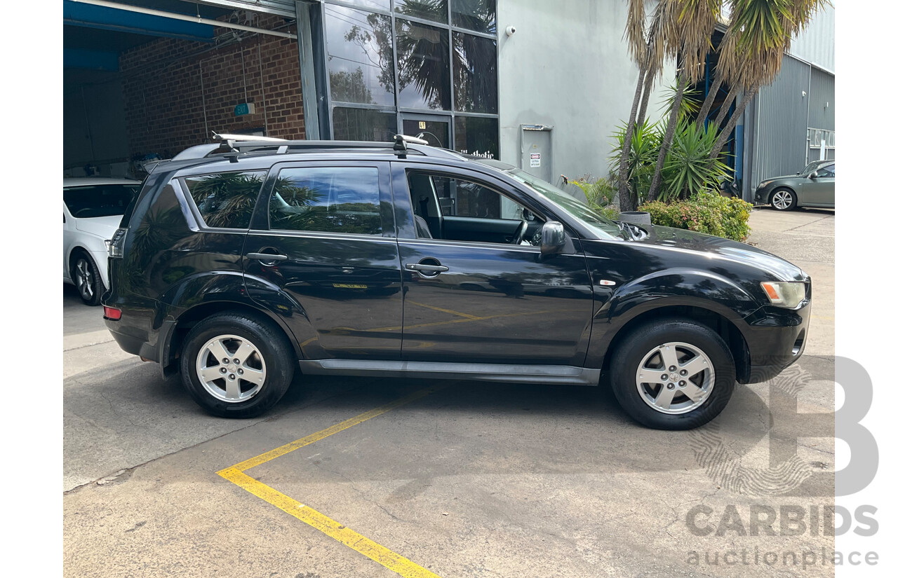 9/2010 Mitsubishi Outlander LS ZH MY11 4d Wagon Black 2.4L