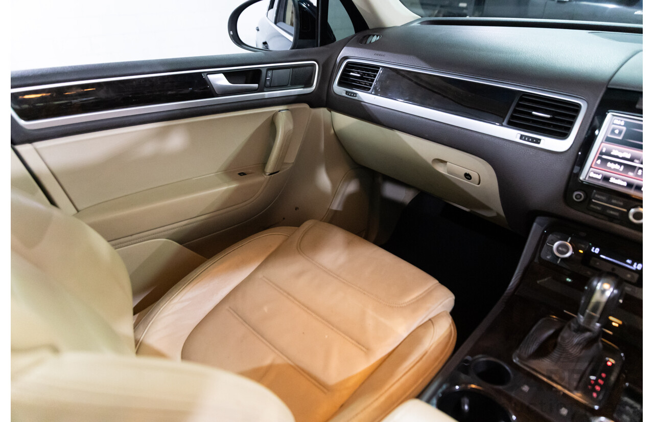 1/2012 Volkswagen Touareg V6 TDI 7P MY12 4d Wagon Deep Black Pearl Turbo Diesel V6 3.0L