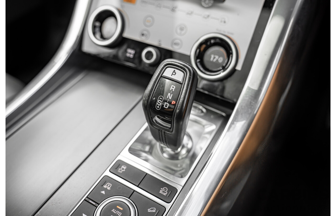 06/2018 Land Rover Range Rover Sport SDV6 SE (225kW AWD) LW MY18 4d Wagon Santorini Black Metallic Turbo Diesel V6 3.0L