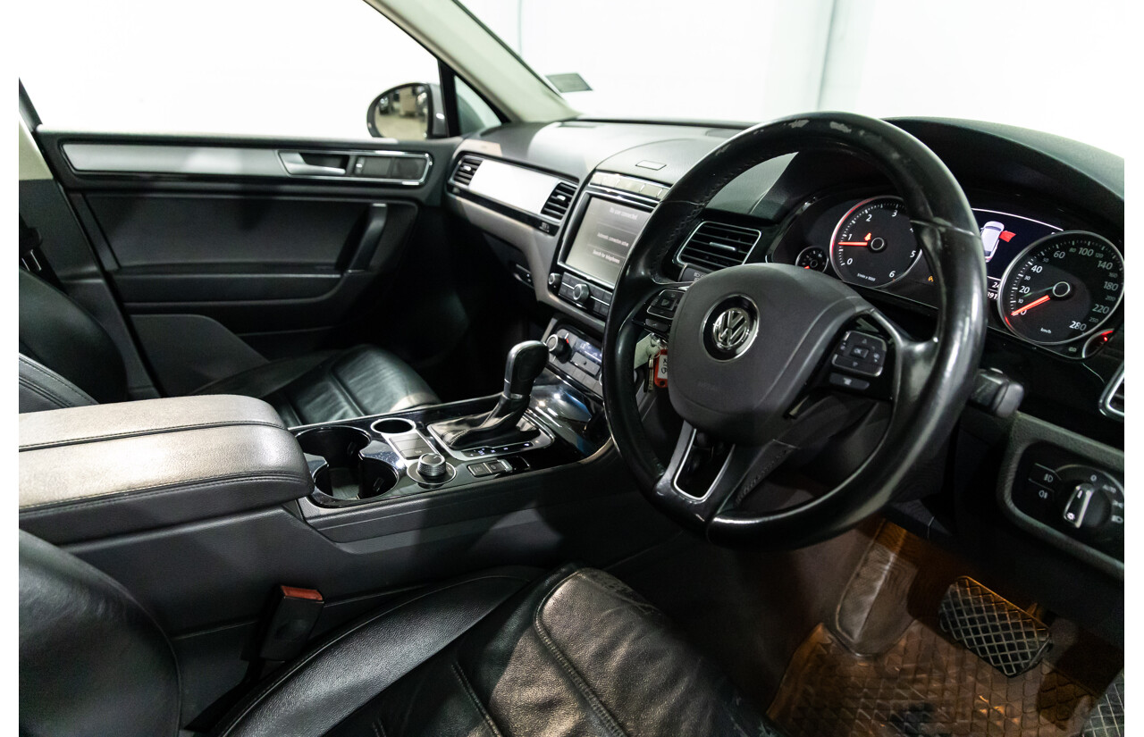 3/2015 Volkswagen Touareg 150 TDI 7P MY15 4d Wagon Tungsten Silver Metallic Turbo Diesel V6 3.0L