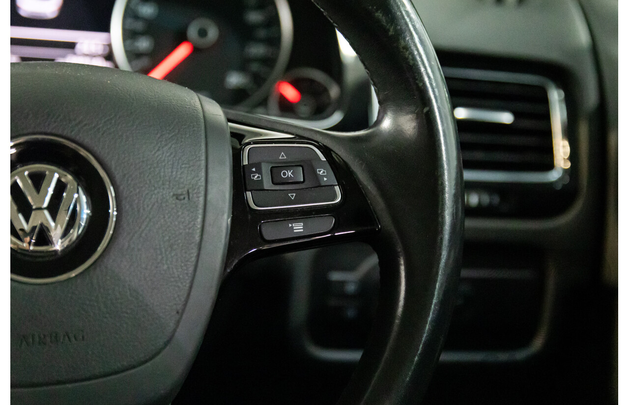 3/2015 Volkswagen Touareg 150 TDI 7P MY15 4d Wagon Tungsten Silver Metallic Turbo Diesel V6 3.0L