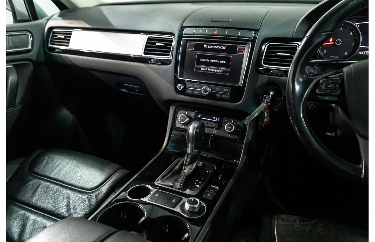 3/2015 Volkswagen Touareg 150 TDI 7P MY15 4d Wagon Tungsten Silver Metallic Turbo Diesel V6 3.0L