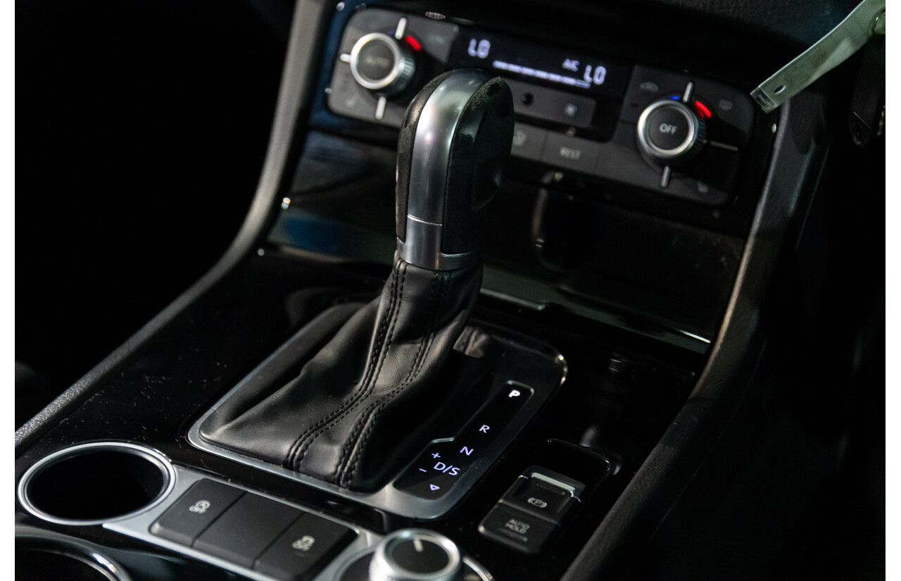 3/2015 Volkswagen Touareg 150 TDI 7P MY15 4d Wagon Tungsten Silver Metallic Turbo Diesel V6 3.0L