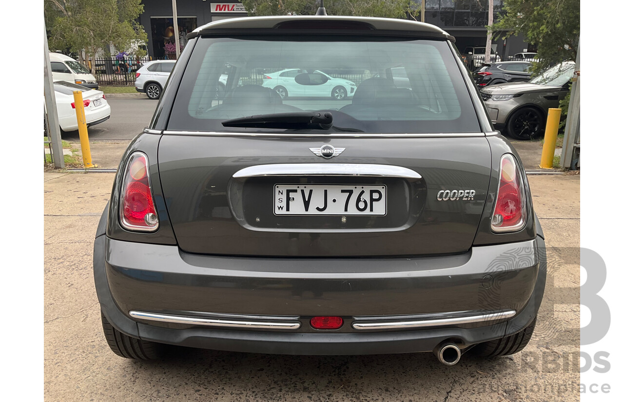 6/2006 Mini Cooper Park Lane R50 2d Hatchback Royal Grey Metallic/Silver Roof 1.6L