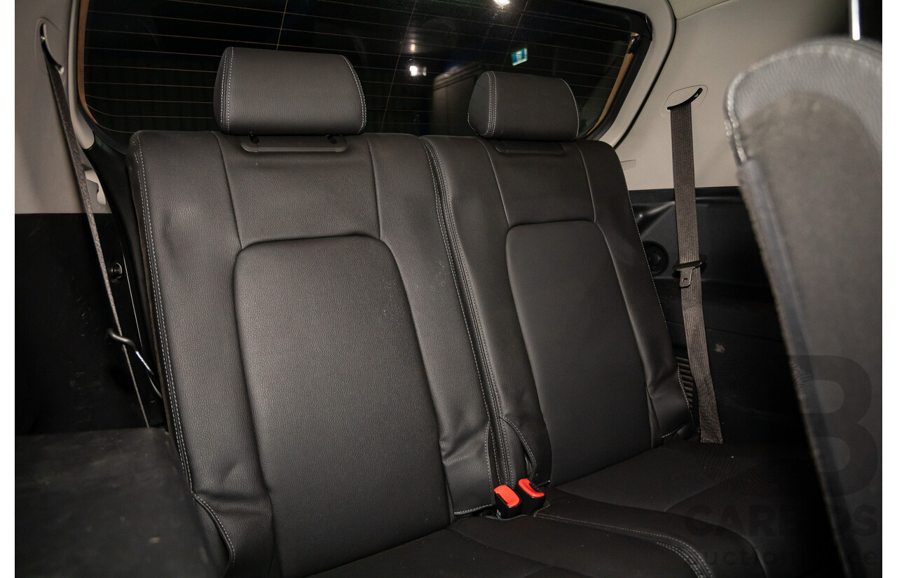 09/2017 Holden Captiva 7 LTZ (AWD) AWD CG MY18 4D Wagon Nitrate Silver Metallic Turbo Diesel 2.2L - 7 Seater