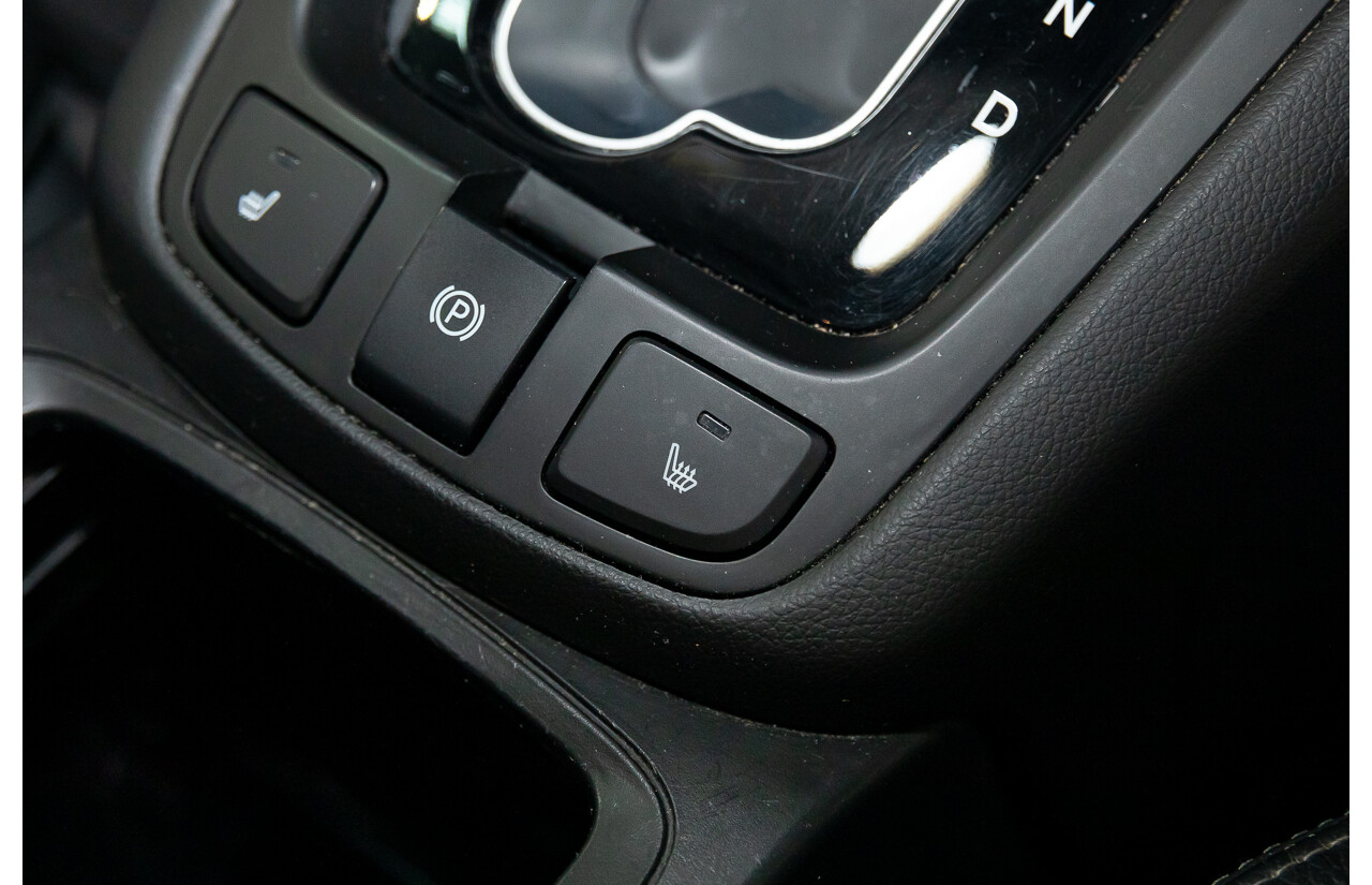 09/2017 Holden Captiva 7 LTZ (AWD) AWD CG MY18 4D Wagon Nitrate Silver Metallic Turbo Diesel 2.2L - 7 Seater