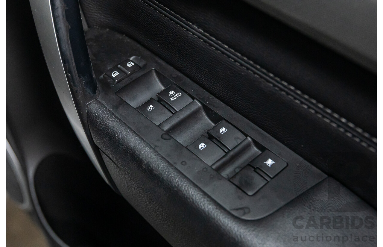 09/2017 Holden Captiva 7 LTZ (AWD) AWD CG MY18 4D Wagon Nitrate Silver Metallic Turbo Diesel 2.2L - 7 Seater