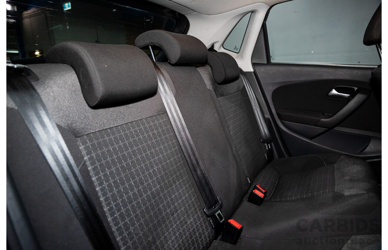 12/2015 Volkswagen Polo 81 TSI Comfortline (FWD) 6R MY16 5d Hatchback Pepper Grey Metallic Turbo 1.2L