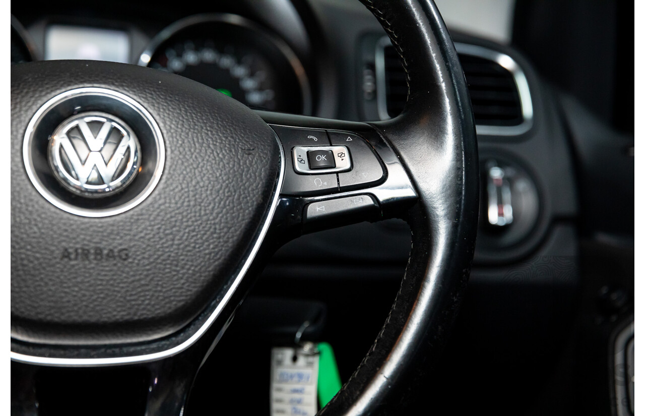 12/2015 Volkswagen Polo 81 TSI Comfortline (FWD) 6R MY16 5d Hatchback Pepper Grey Metallic Turbo 1.2L