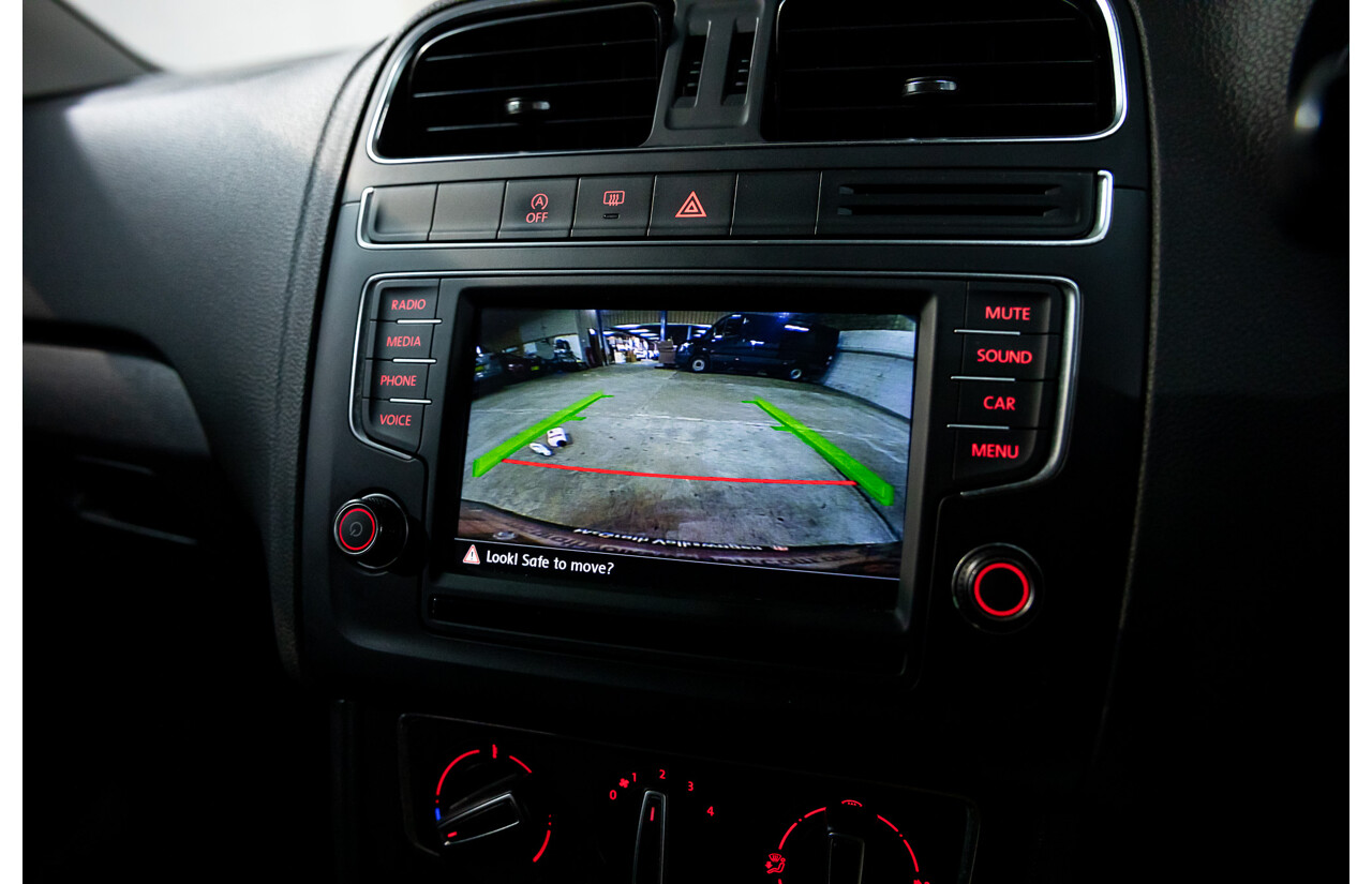 12/2015 Volkswagen Polo 81 TSI Comfortline (FWD) 6R MY16 5d Hatchback Pepper Grey Metallic Turbo 1.2L