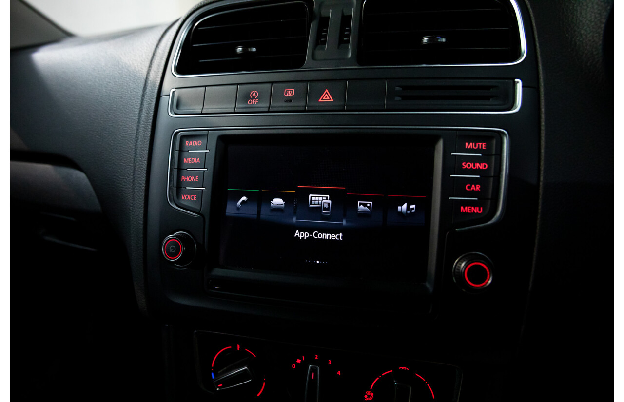 12/2015 Volkswagen Polo 81 TSI Comfortline (FWD) 6R MY16 5d Hatchback Pepper Grey Metallic Turbo 1.2L