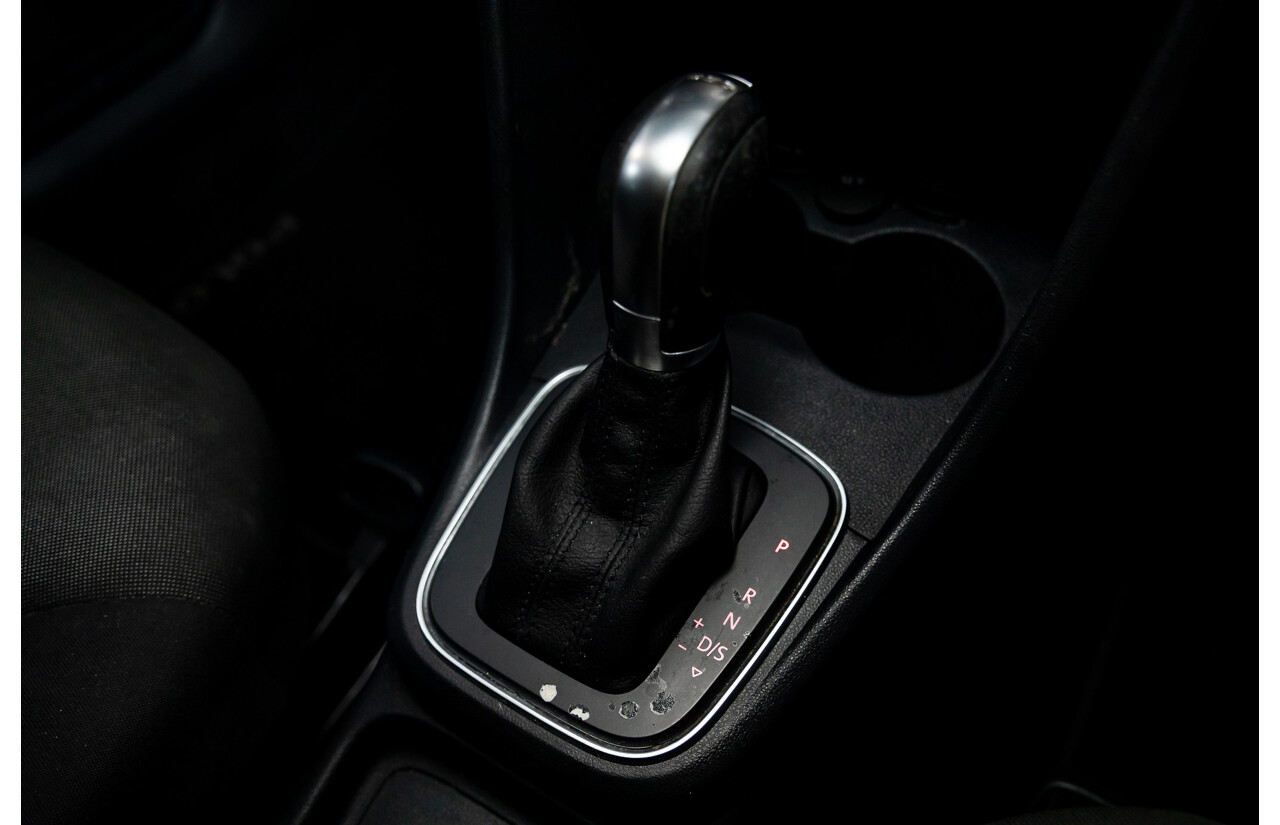 12/2015 Volkswagen Polo 81 TSI Comfortline (FWD) 6R MY16 5d Hatchback Pepper Grey Metallic Turbo 1.2L