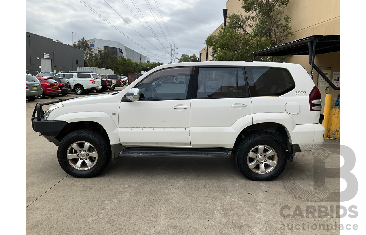9/2003 Toyota Landcruiser Prado GXL (4x4) KZJ120R 4d Wagon Artic White Turbo Diesel 3.0L