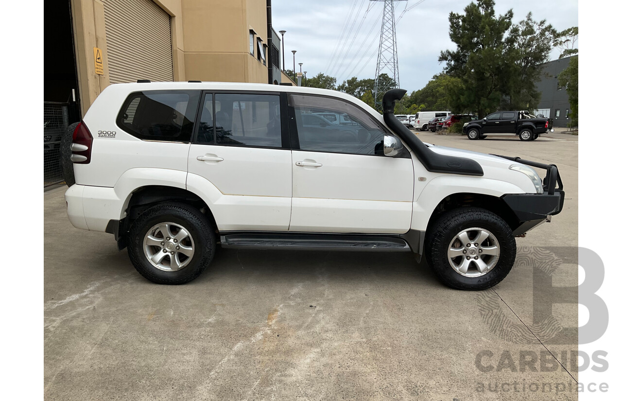 9/2003 Toyota Landcruiser Prado GXL (4x4) KZJ120R 4d Wagon Artic White Turbo Diesel 3.0L