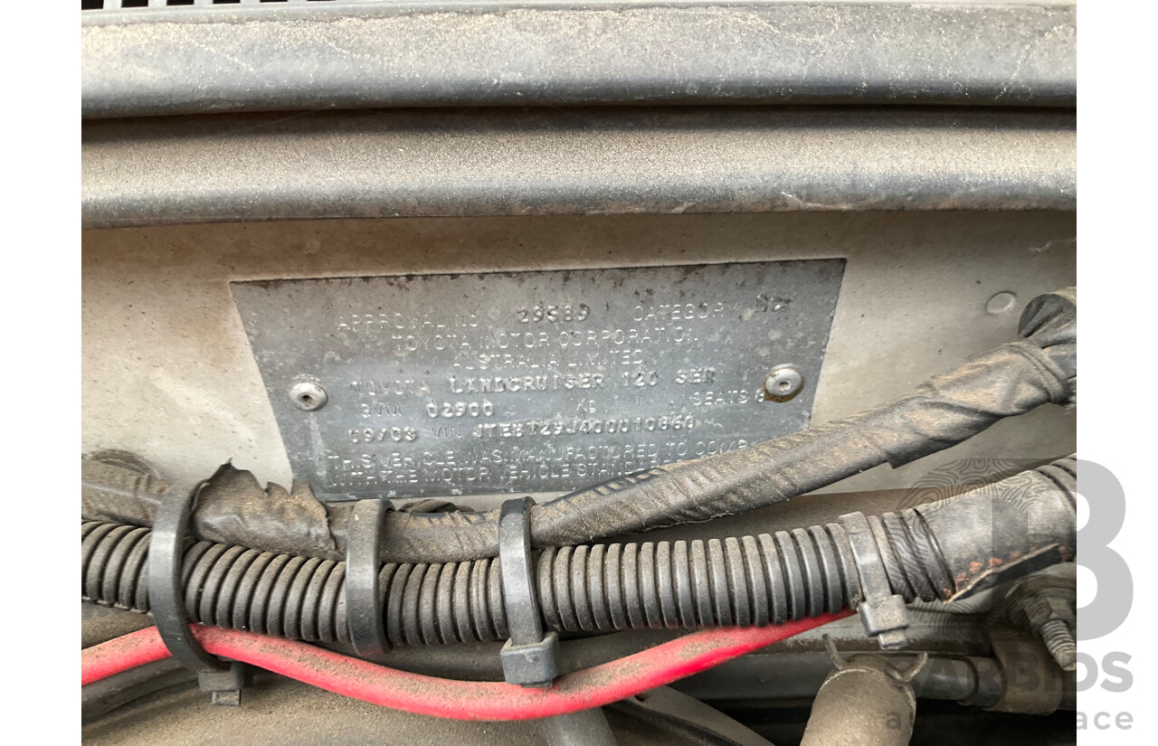 9/2003 Toyota Landcruiser Prado GXL (4x4) KZJ120R 4d Wagon Artic White Turbo Diesel 3.0L