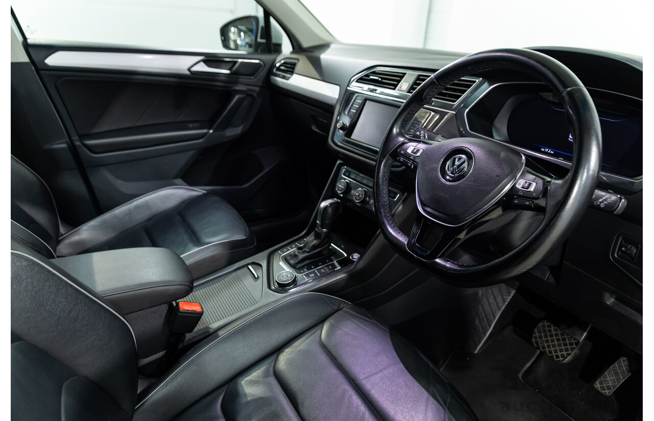 04/2017 Volkswagen Tiguan 132 TSI Comfortline (AWD) 5NA 4d Wagon Pure White Turbo 2.0L