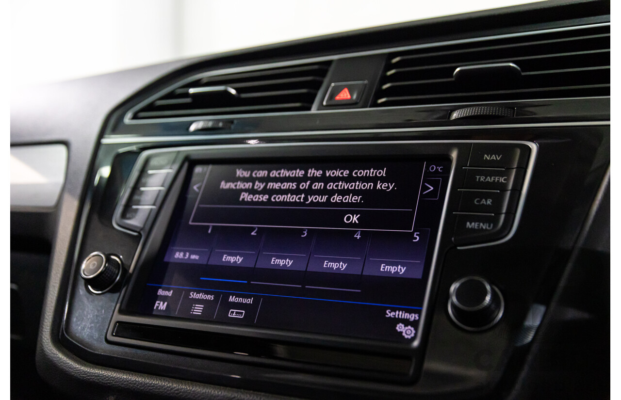 04/2017 Volkswagen Tiguan 132 TSI Comfortline (AWD) 5NA 4d Wagon Pure White Turbo 2.0L