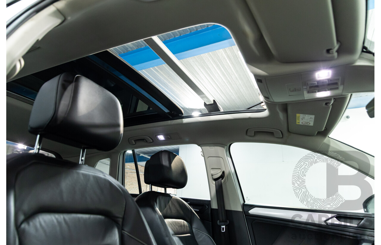 04/2017 Volkswagen Tiguan 132 TSI Comfortline (AWD) 5NA 4d Wagon Pure White Turbo 2.0L