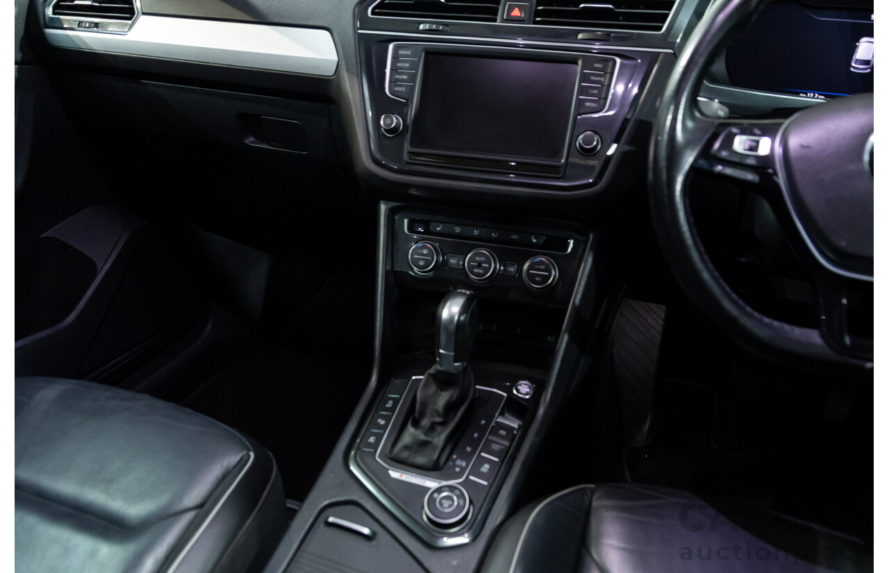 04/2017 Volkswagen Tiguan 132 TSI Comfortline (AWD) 5NA 4d Wagon Pure White Turbo 2.0L