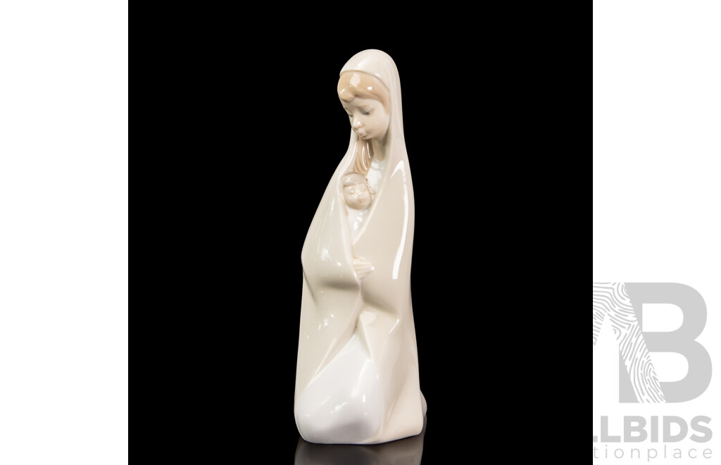 Girl with Child by Juan Huerta for Lladro