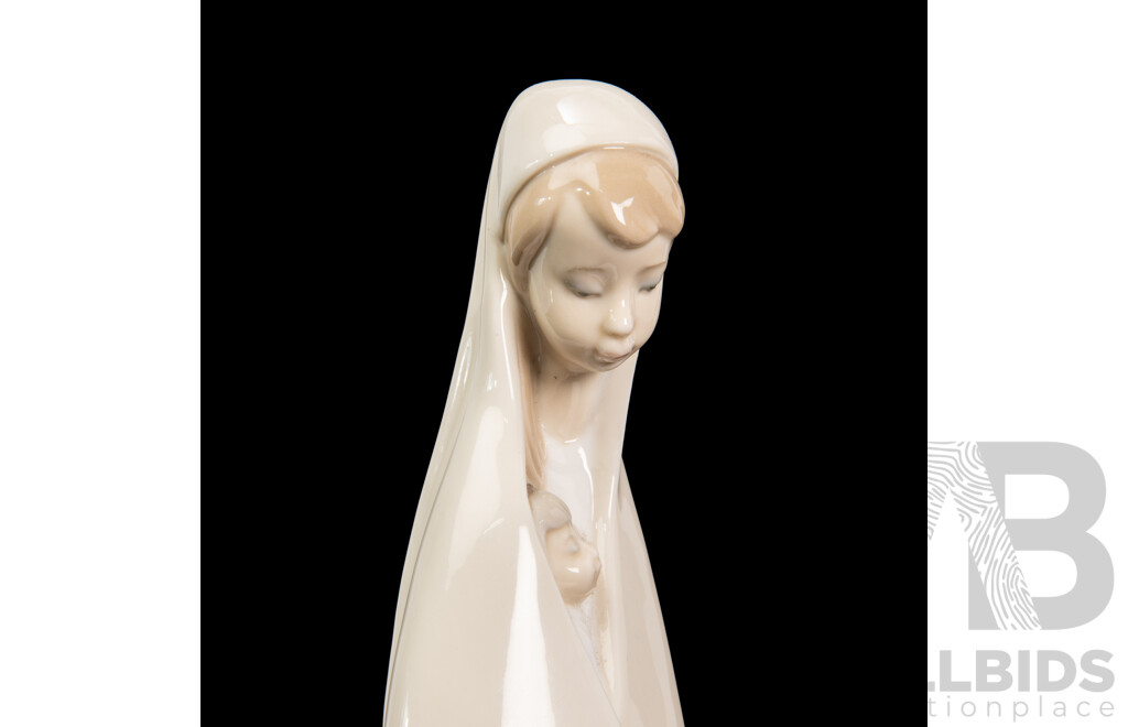 Girl with Child by Juan Huerta for Lladro