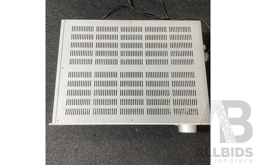 CAMBRIDGE AUDIO Azur 540R AV Receiver