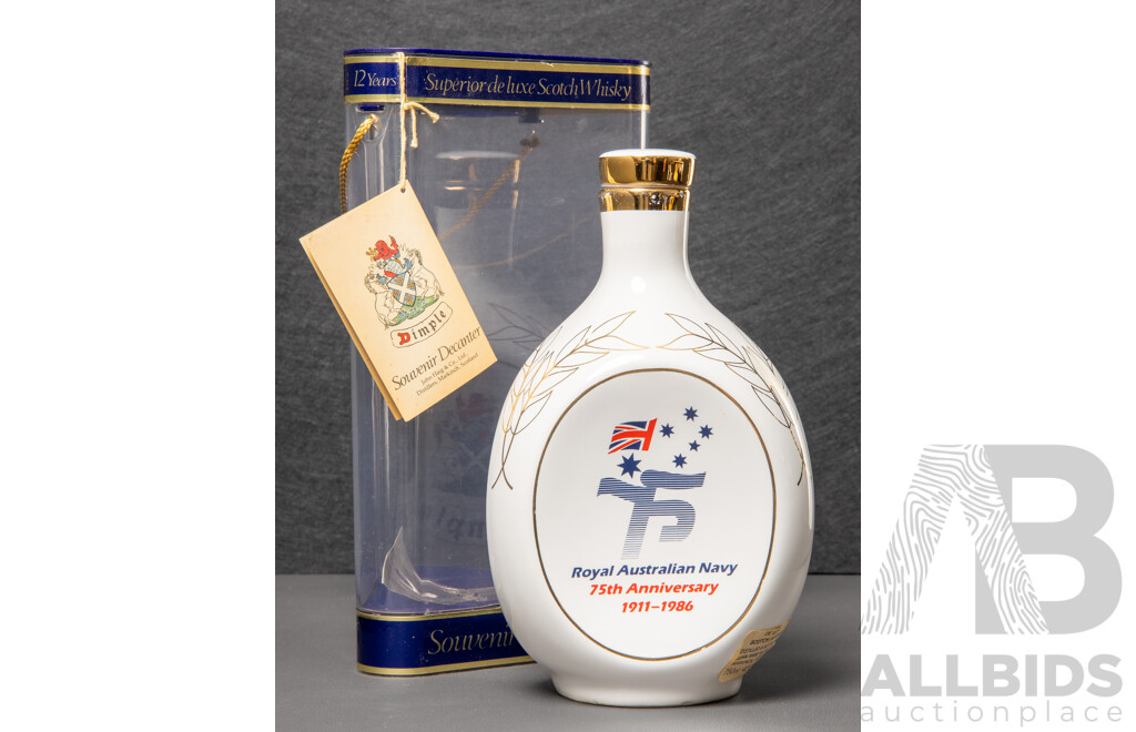 Dimple Superior De Luxe Scotch Whiskey in Ceramic Souvenir Decanter