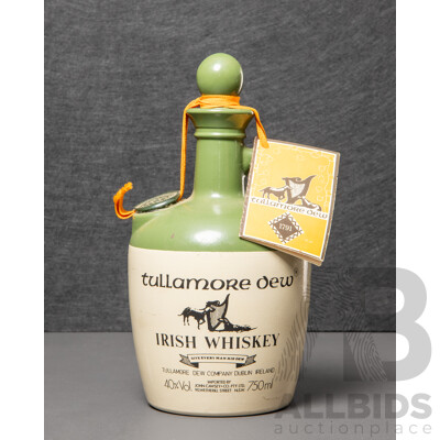 Uisge Baugh Irish Whiskey in Ceramic Croc