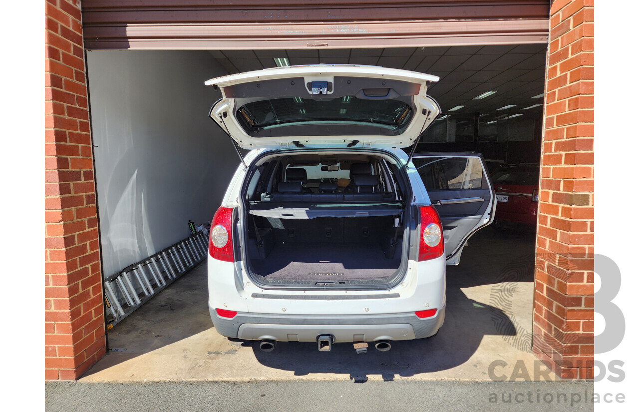 11/2010 Holden Captiva LX (4x4) CG MY10 4d Wagon White 3.2L