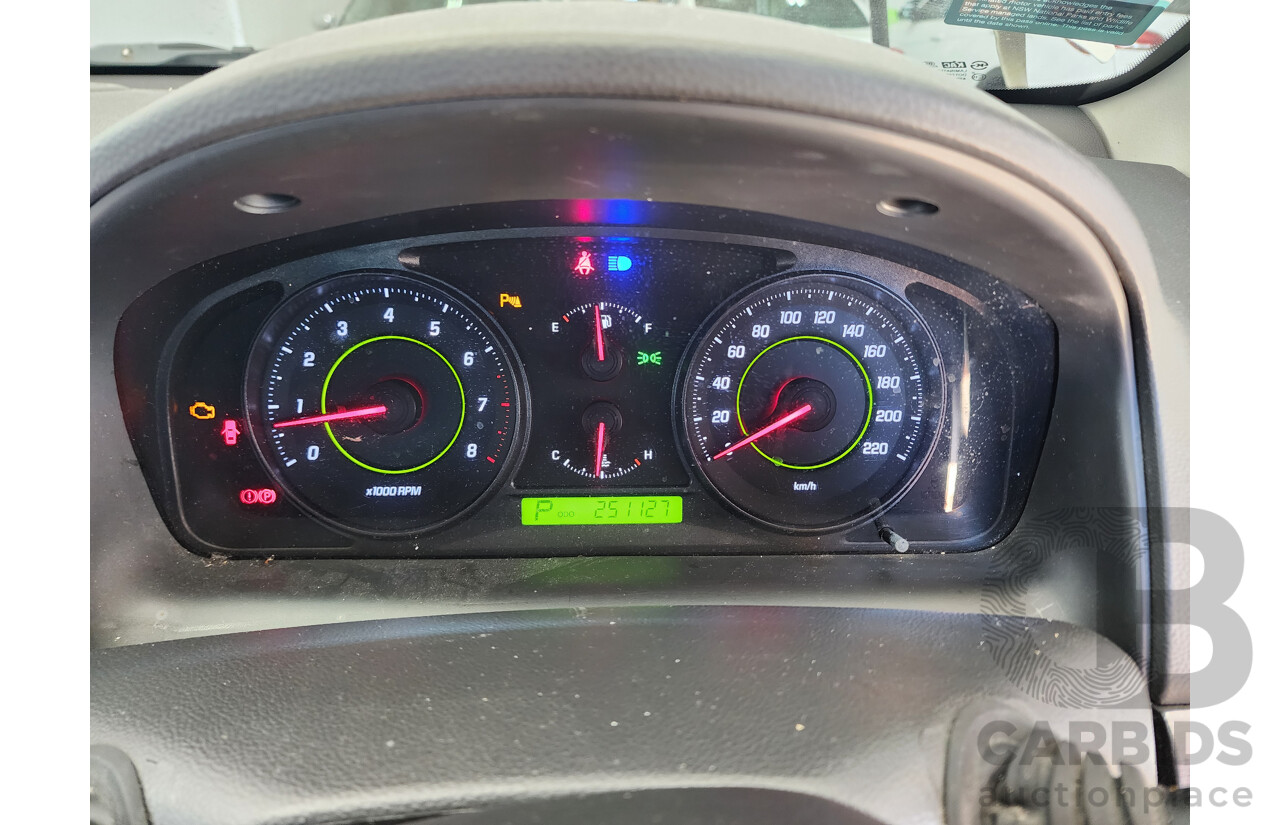 11/2010 Holden Captiva LX (4x4) CG MY10 4d Wagon White 3.2L