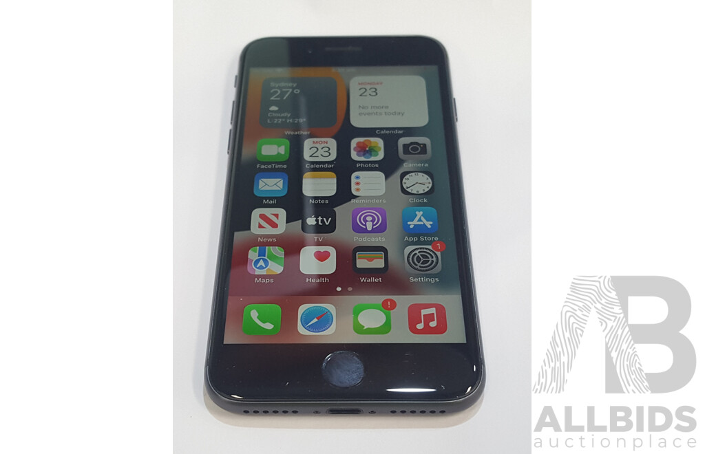 Apple (A1863) 4.7-Inch 64GB LTE iPhone 8