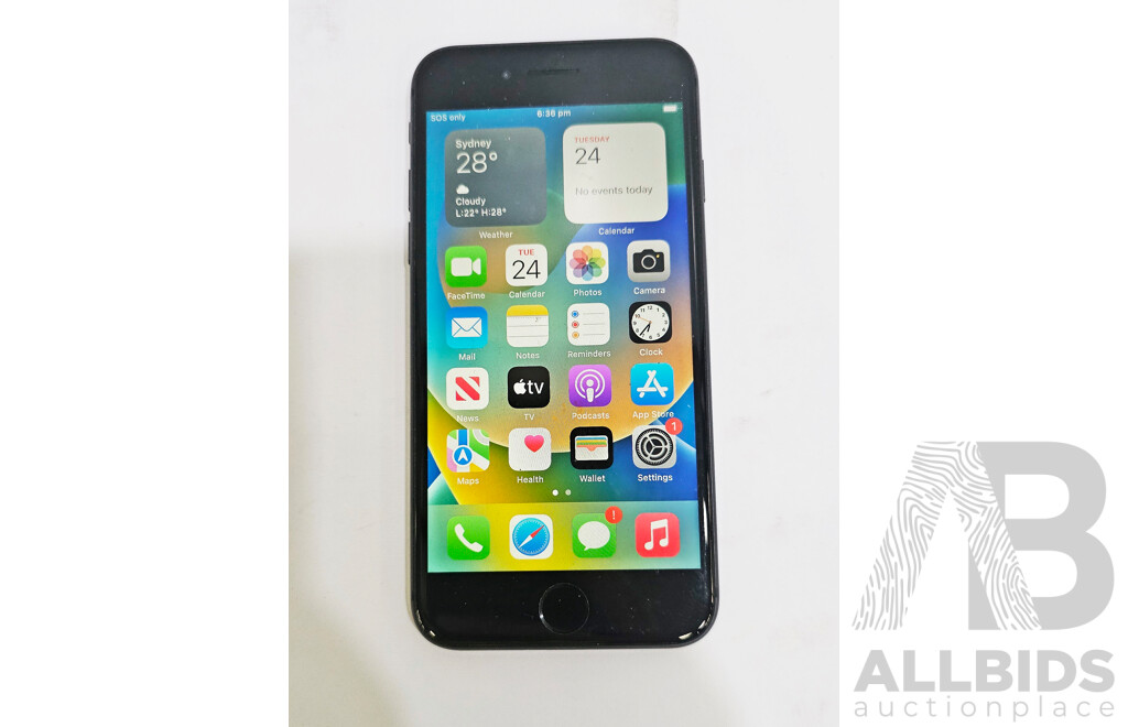 Apple (A1863) 4.7-Inch 64GB LTE IPhone 8