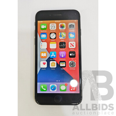 Apple (A1863) 4.7-Inch 64GB LTE iPhone 8