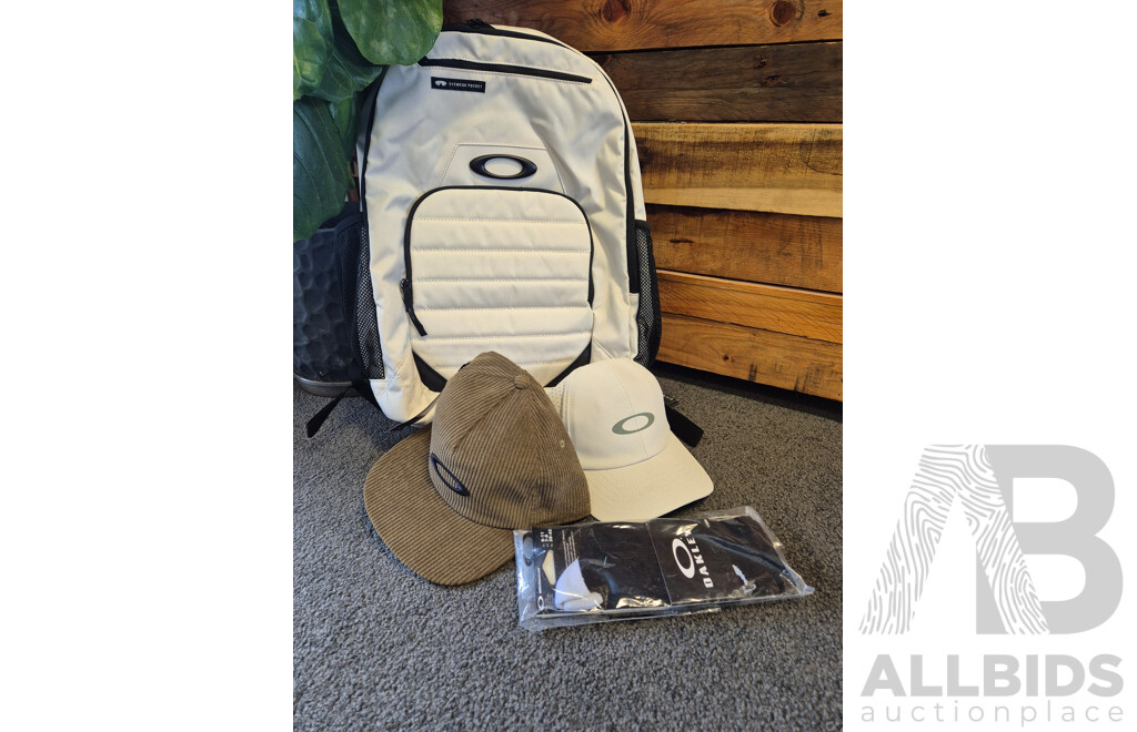 L32 - Oakley - Head to Toe Bundle