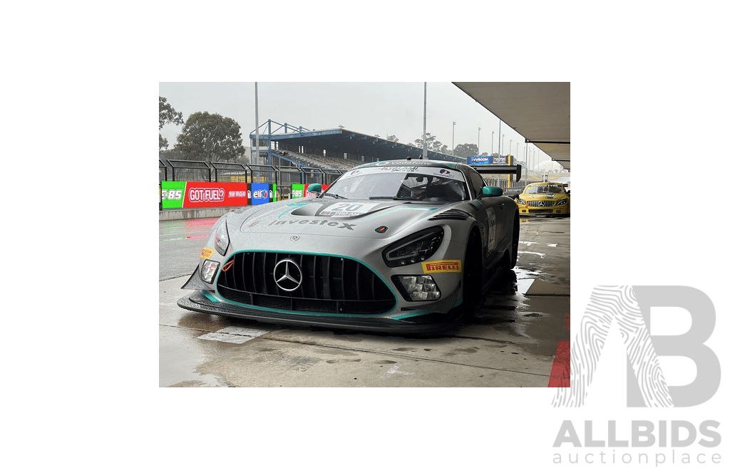 L74 - Hot Lap in a V8 Experience