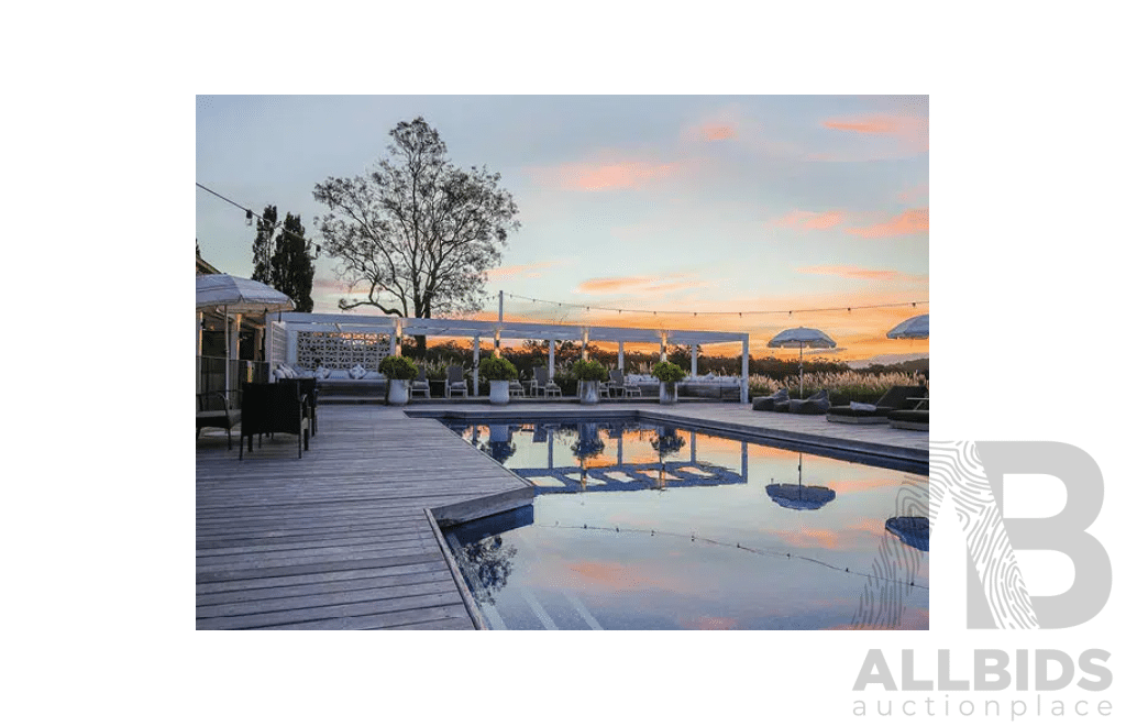 Oak's Ranch Escape Package - Mossy Point