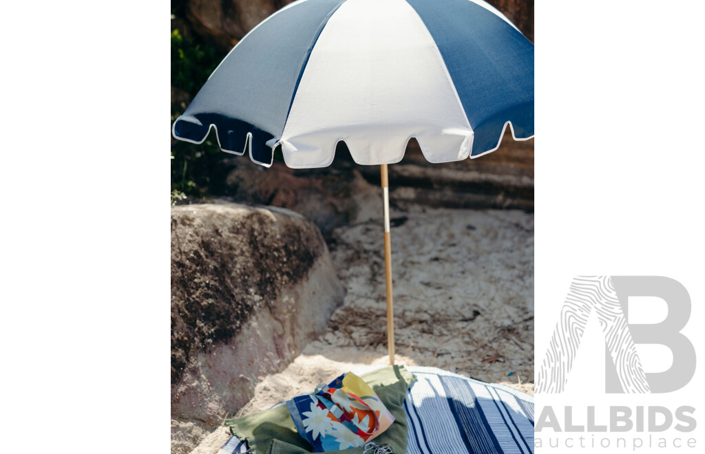 the Weekend Umbrella by Basil Bangs