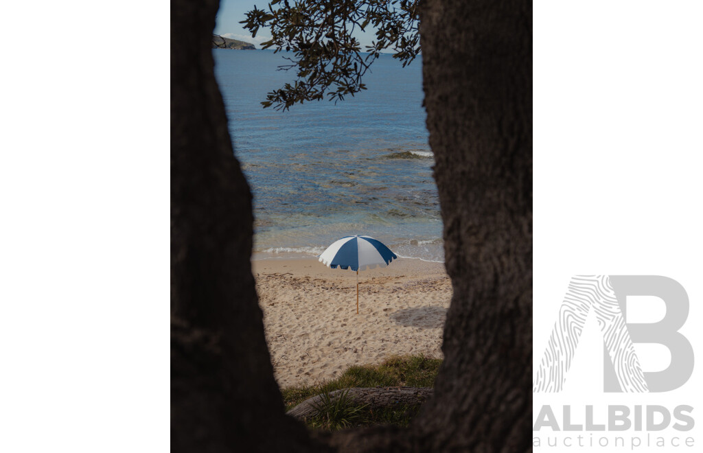 the Weekend Umbrella by Basil Bangs