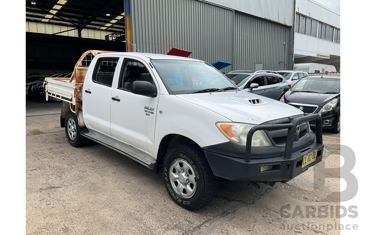 3/2006 Toyota Hilux SR (4x4) KUN26R Dual C/Chas White Turbo Diesel 3.0L