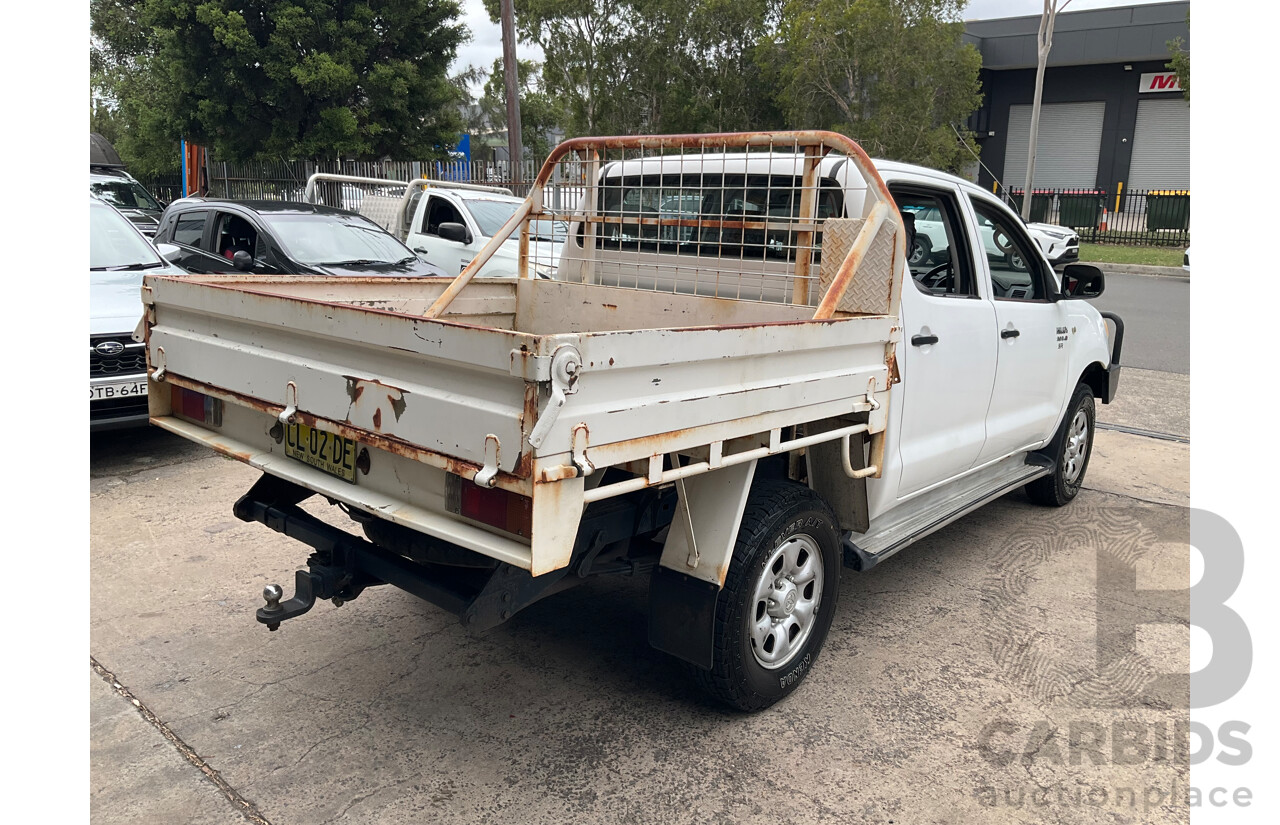 3/2006 Toyota Hilux SR (4x4) KUN26R Dual C/Chas White Turbo Diesel 3.0L