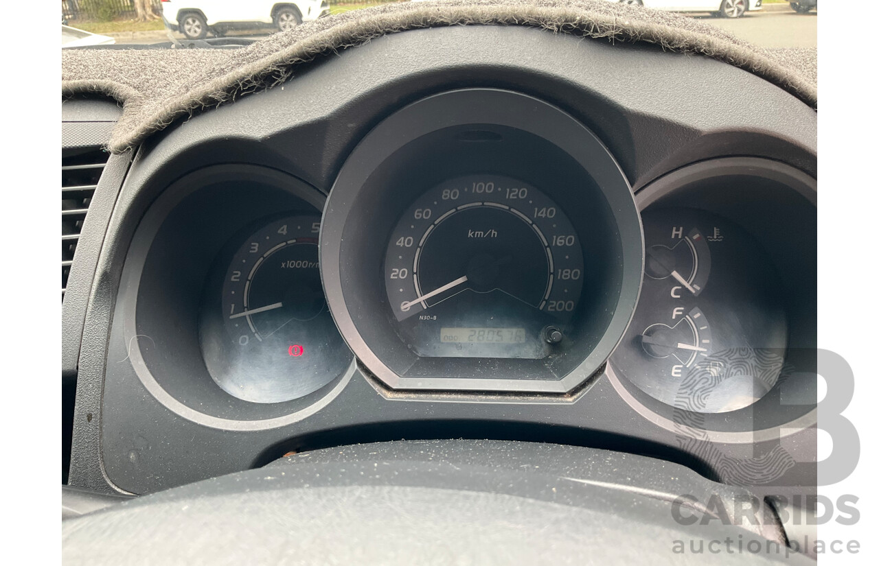 3/2006 Toyota Hilux SR (4x4) KUN26R Dual C/Chas White Turbo Diesel 3.0L