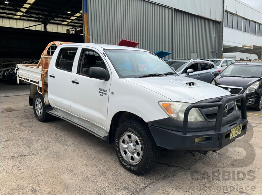 3/2006 Toyota Hilux SR (4x4) KUN26R Dual C/Chas White Turbo Diesel 3.0L