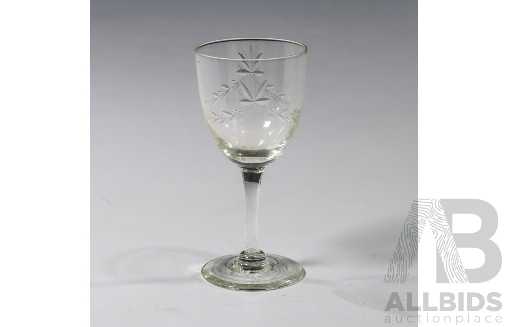 Set of 6 Sherry Glasses Engraved with Leaves
