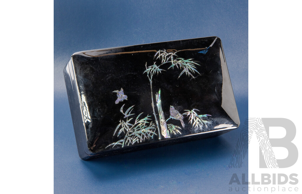 Vintage Chinese Lacquerware Box with Mother of Pearl Inlay
