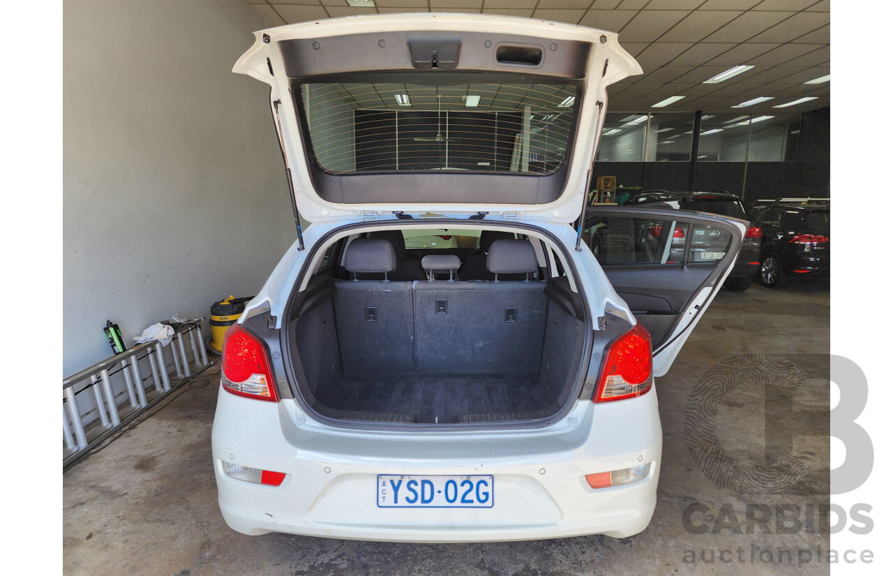 9/2014 Holden Cruze Equipe JH MY14 5d Hatchback White 1.8L