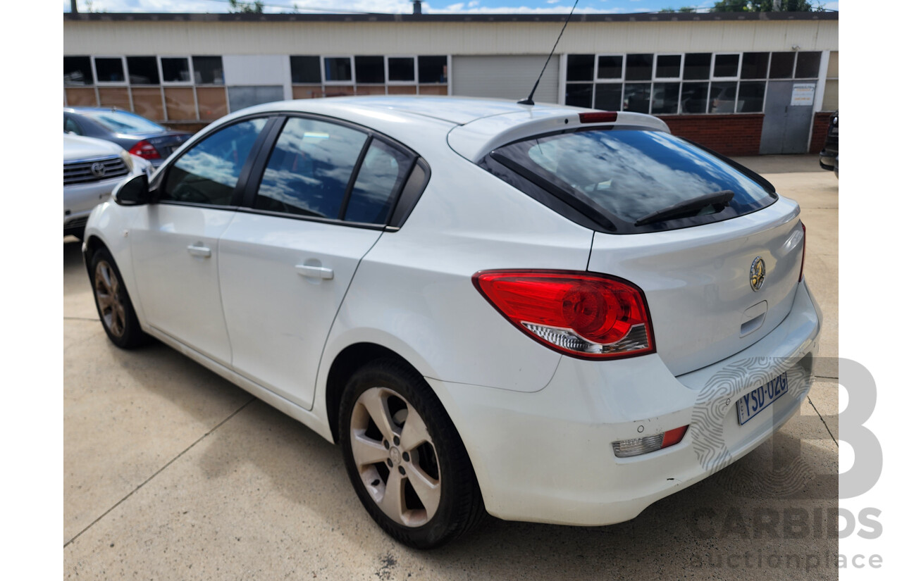 9/2014 Holden Cruze Equipe JH MY14 5d Hatchback White 1.8L